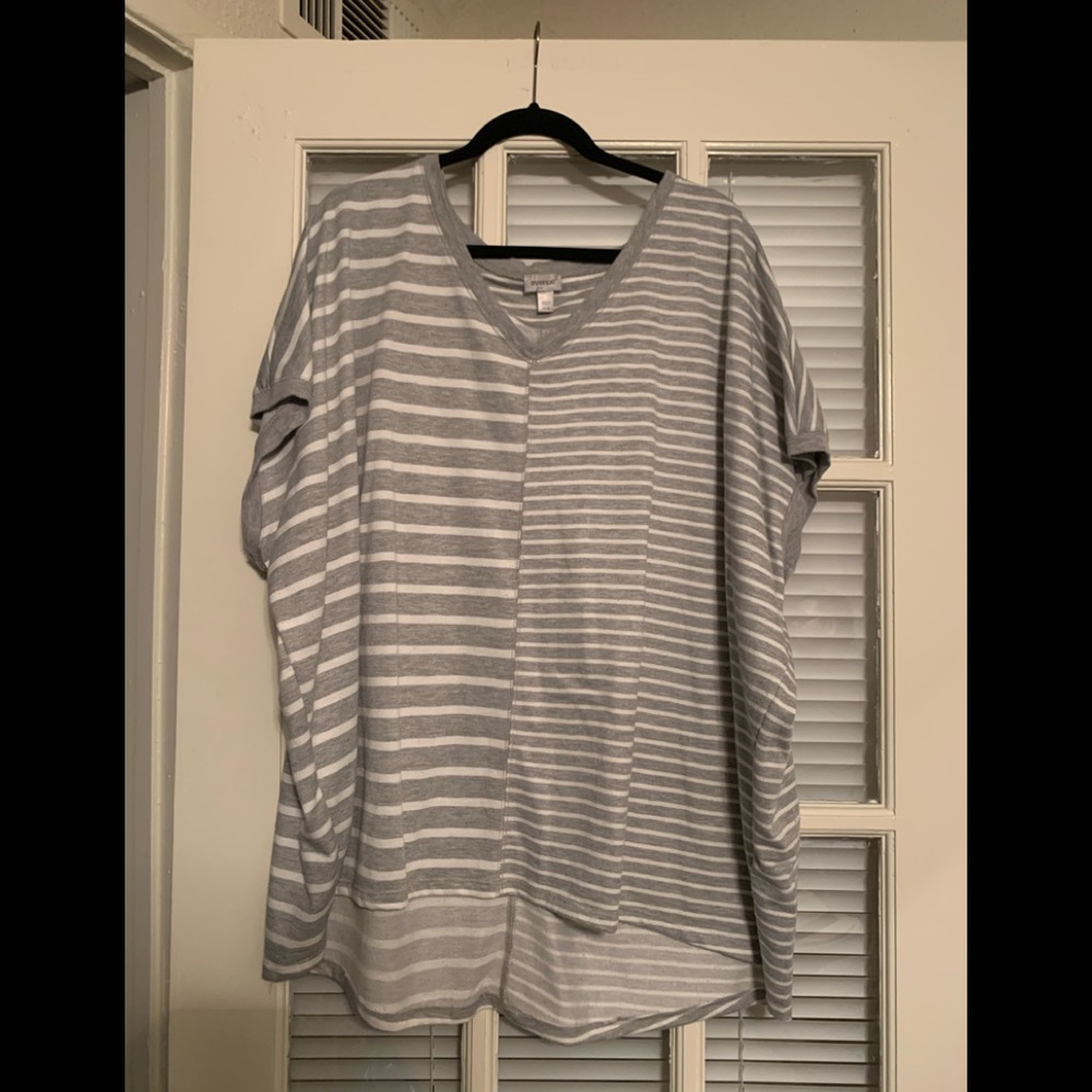 Avenue 26/28 Gray and White Striped top